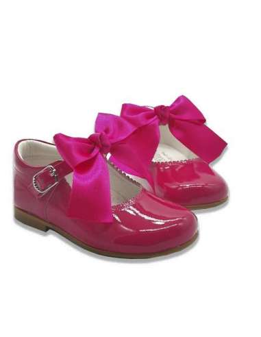 MARY JANES IN PATENT WITH JULIETA BOW BAMBI 4199 FUXIA