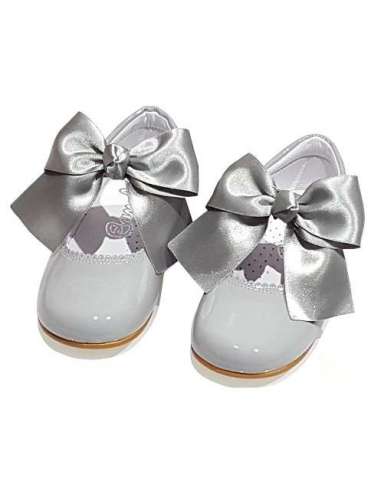 MARY JANES IN PATENT WITH JULIETA BOW BAMBI 4199 GREY