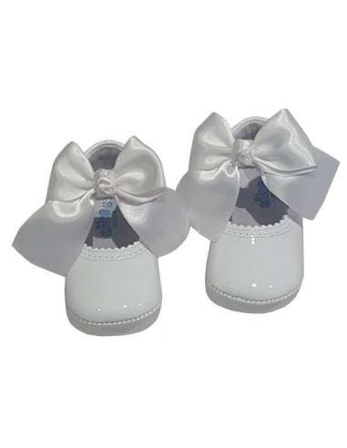 PRAM SHOES IN PATENT WITH EMMA´S BOW 712C WHITE