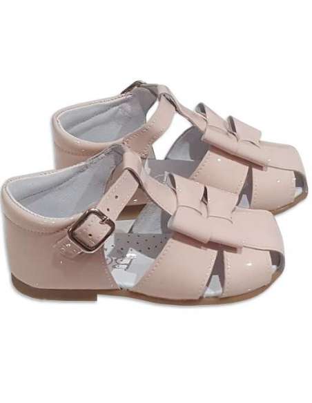 SANDALIA DE CHAROL CON DOBLE LAZO BAMBI 5127 ROSA