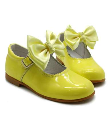 Mary Janes in patent leather Cocoboxi 6270 lemon with bows