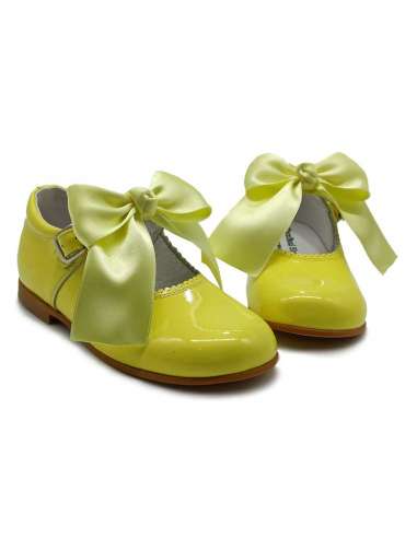 Mary Janes in patent leather Cocoboxi 6270 lemon with bows