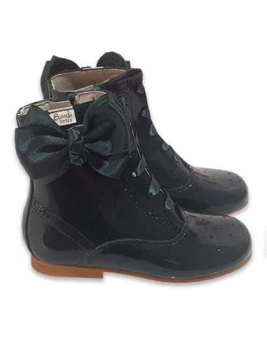 Patent boots with butterfly side bow Bambi 4253 green