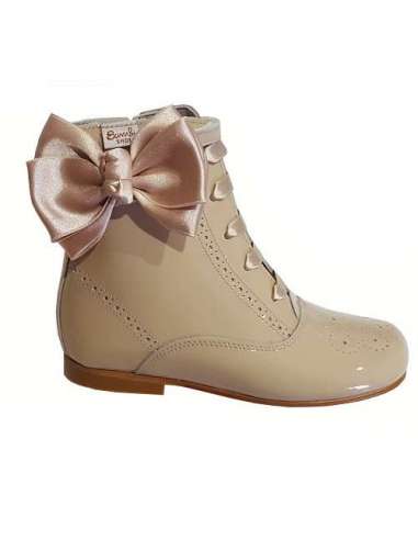 Patent boots with butterfly side bow Bambi 4253 camel