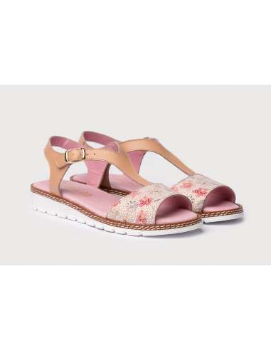 Angelitos Sandals in Patent Leather 625 camel