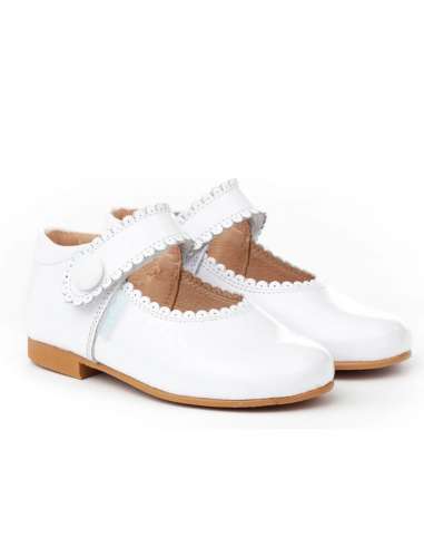 Mary Janes in patent leather AngelitoS 1502 white