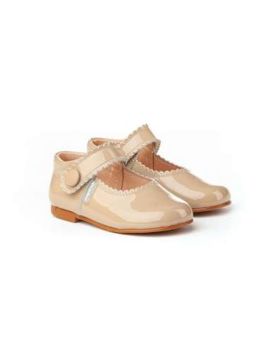 Mary Janes in patent leather AngelitoS 1502 camel