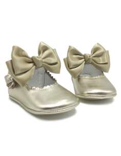 PEUQUE DE BEBÉ EN PIEL 712C ORO CON LAZO 2