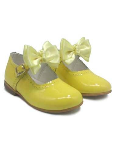 Mary Janes in patent leather Cocoboxi 6275 lemon with bows