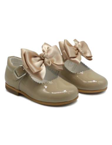 Mary Janes in patent leather Cocoboxi 6270 camel with bows