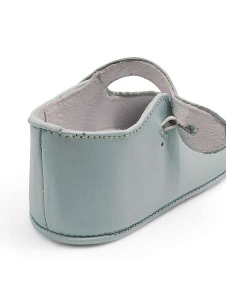 Merceditas de Bebé en piel con cierre de botón 712B Celeste