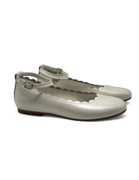 02115 Ceremony girl shoes in Leather Condiz Nácar Beig