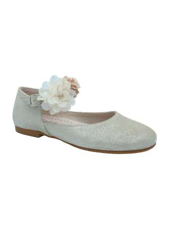 025501Ceremony girl shoes in Leather with Flower Yowas Beig