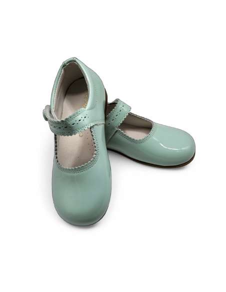 Mary Janes in patent leather with button 1502C Mint