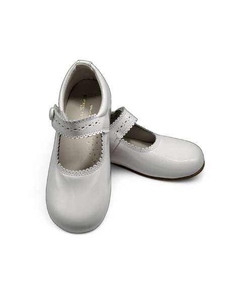 Mary Janes in patent leather with button 1502C White