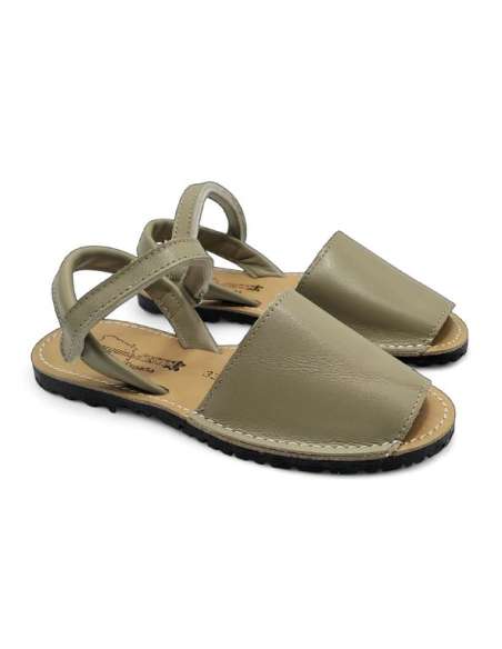 SPANISH AVARCAS IN LEATHER 551 ICE