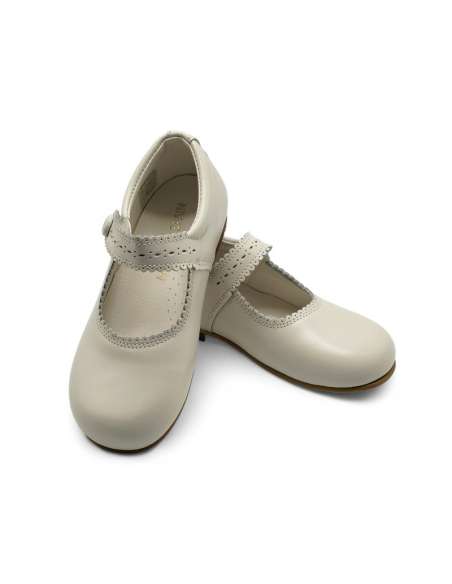 Mary Janes in leather with button 1502C Beig