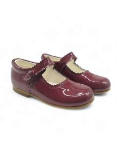 Mary Janes in Patent leather with button 1502C Burgundy