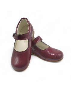 Mary Janes in Patent leather with button 1502C Burgundy 2