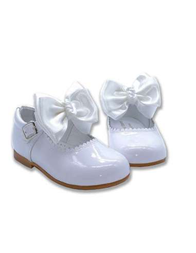 Mary Janes in patent leather Cocoboxi 6270 white with bows